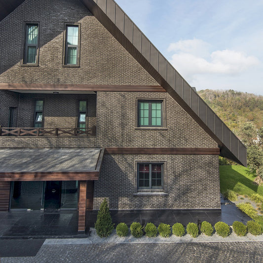 Granulbrick veneer texture showcasing durability and aesthetic appeal for modern architectural designs