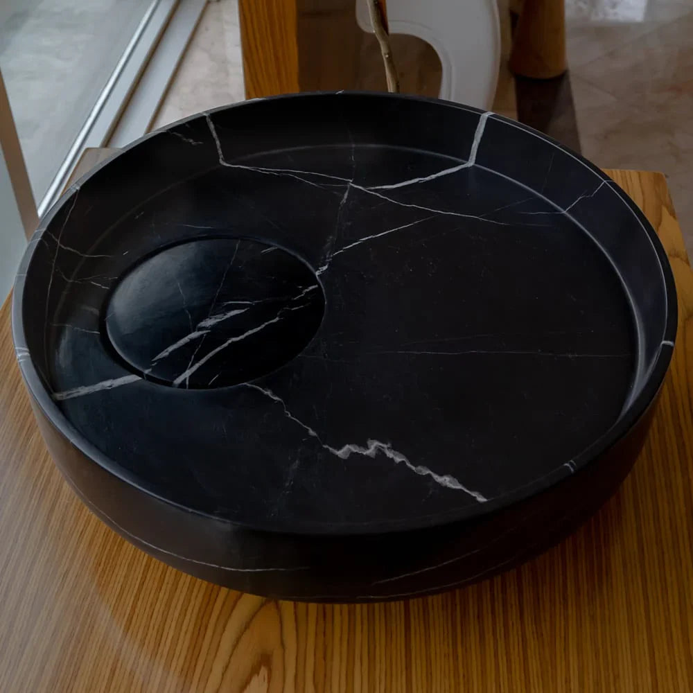 Premium Toros statue crafted from elegant Black Marble, exemplifying luxury and refined craftsmanship.