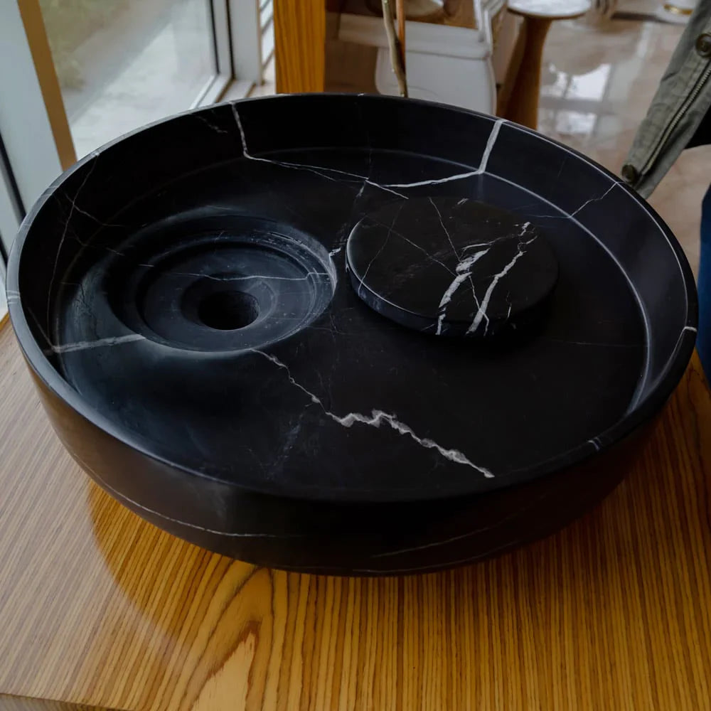 Premium Toros statue crafted from elegant Black Marble, exemplifying luxury and refined craftsmanship.