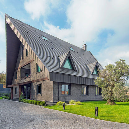 Granulbrick veneer texture showcasing durability and aesthetic appeal for modern architectural designs